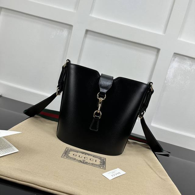 Authentic Top original new small catwalk model 1Bd343 has arrived. This catwalk