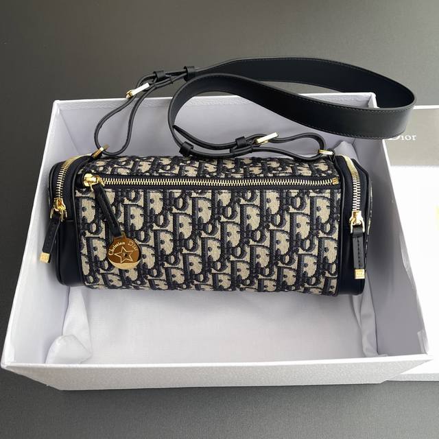 Authentic New product Ce Arc de Triomphe Kelly handbag The new Arc de Triomphe b