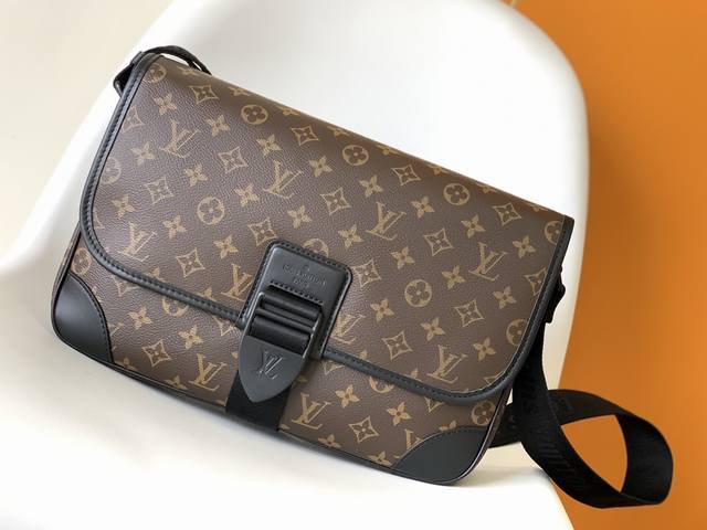 Original leather Top quality imported material Bobby East-West handbag This hand