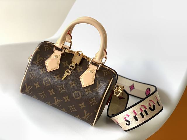 Original leather Top quality imported material Bobby East-West handbag This hand