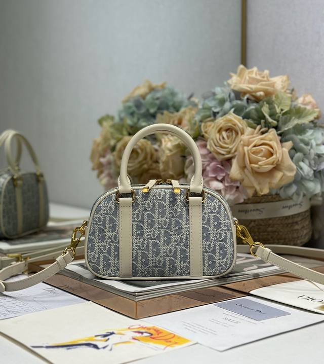 Authentic, high edition Dior Groove 25 Large Handbag Grey D Fabric Woven This Di