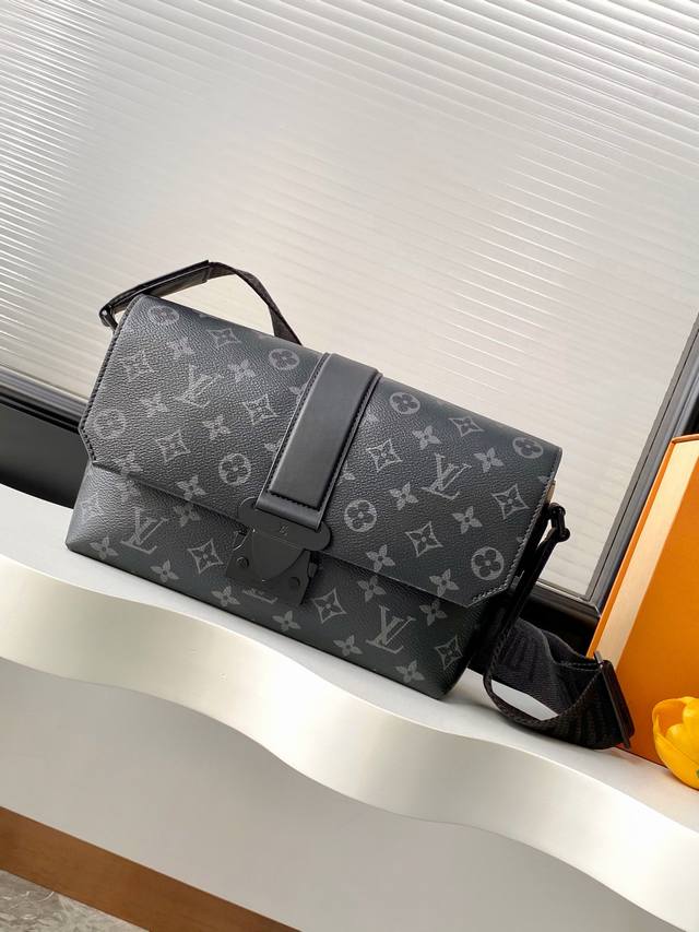 M21890 Top-quality original Duo shoulder bag with soft cowhide leather for a clo