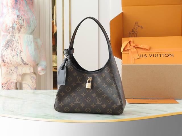 Xn92 Chanel Chanel style light luxury fashion light gold finish hollow star colo