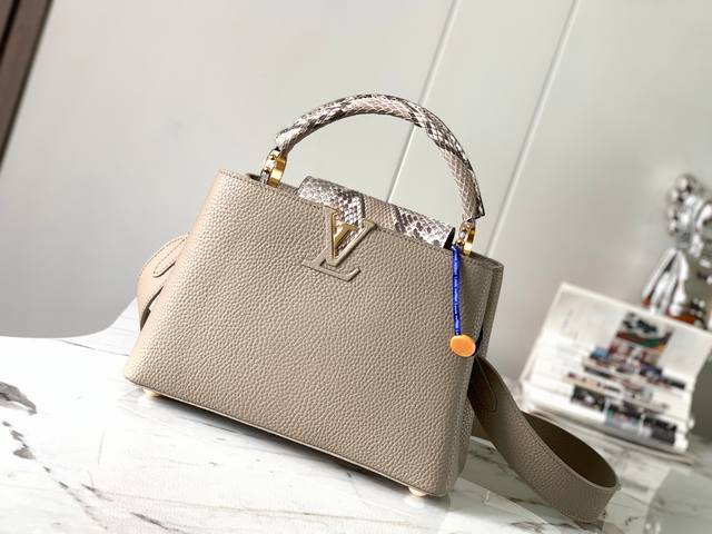 New product release Queen Mother's key chain bag buckle earphone case latest bag
