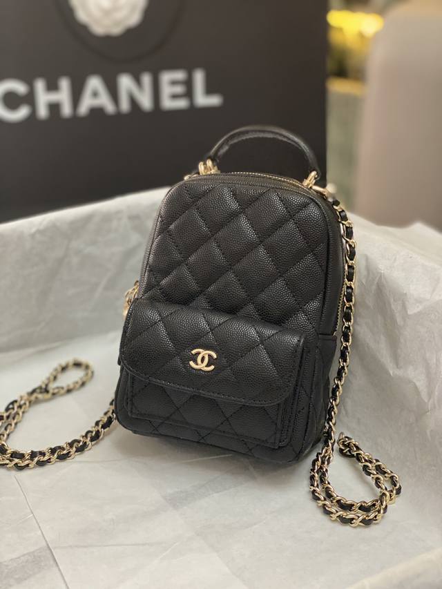 The latest Chanel double C pearl double-layer necklace is very beautiful, exquis