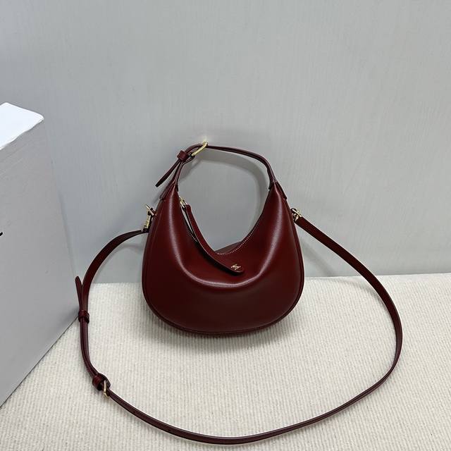 Shangmei Honeycomb Necklace Confidently embrace your own edges and shine your ow
