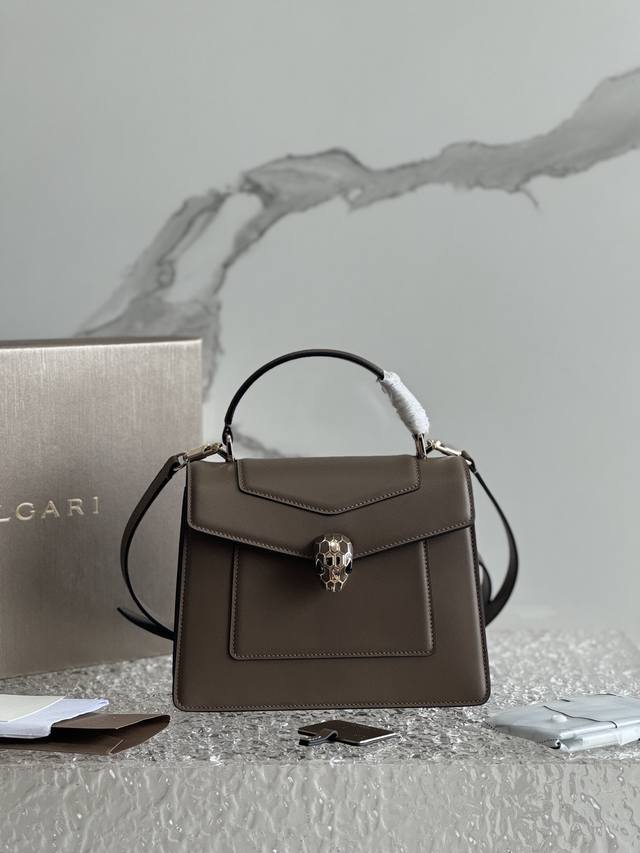 is selling like crazy. Chanel's official website is promoting the hot-selling Se