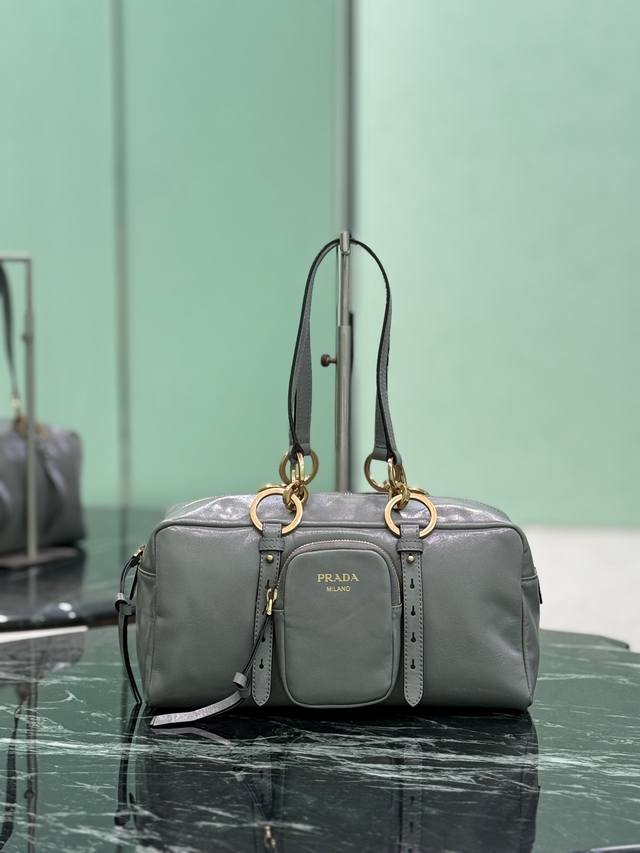 comes with box, supports direct mail from Hong Kong and the United States Vivien