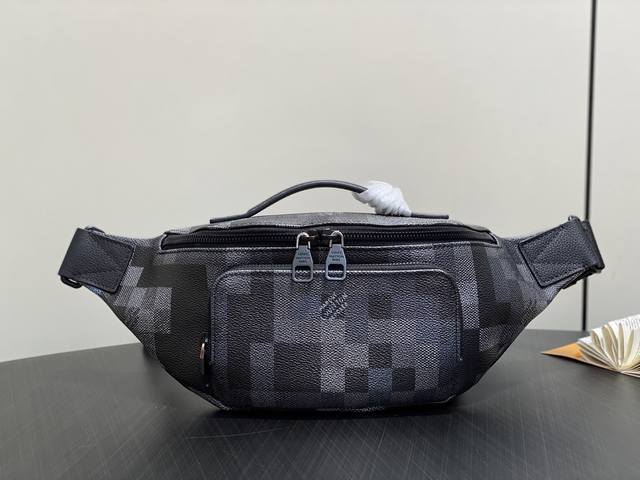 Lv Louis Vuitton three-pin super hot model sapphire mirror, Swiss imported quart