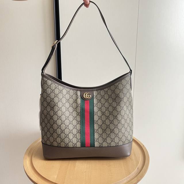 with gift box. Coach City Tote Bag Shopping bag with shoulder pads. Really pract