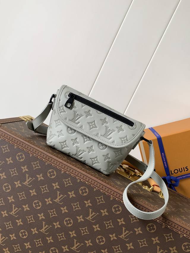 Fendi Fendi New By The Way New Crossbody Lunch Box Single Shoulder Crossbody Pil