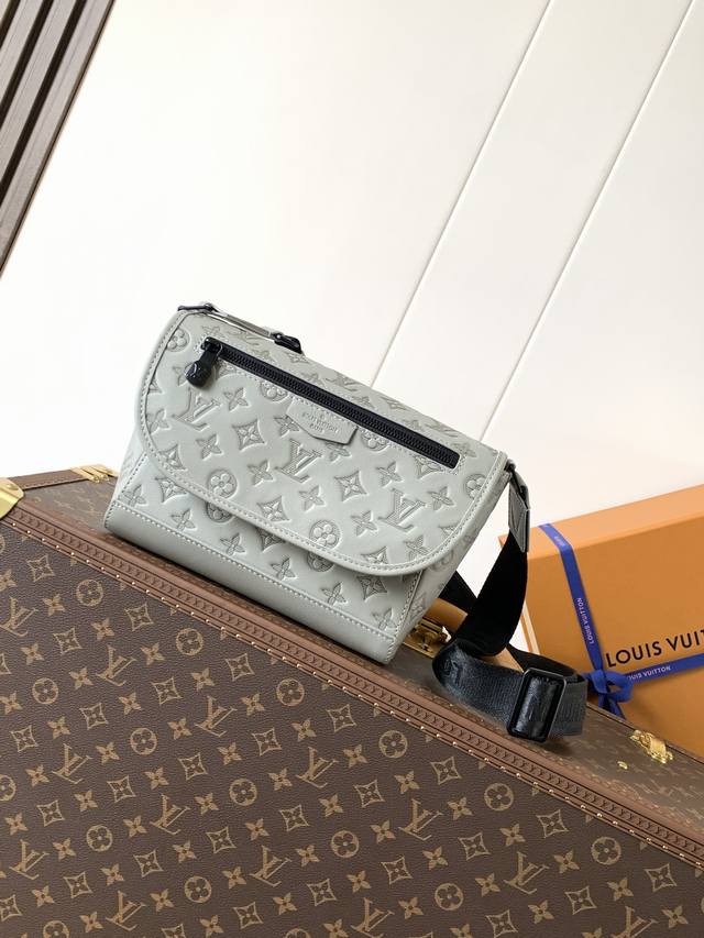 Fendi Mini Bag Summer Limited Capsule Series Lipstick Bag Coin Purse Can be worn