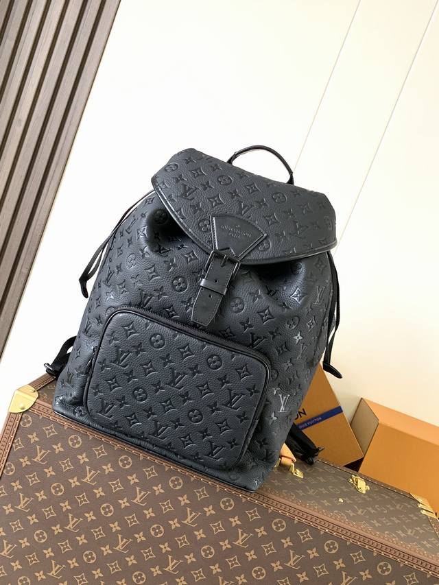 Lv men's Saumur messenger bag This classic black monogram patchwork leather has