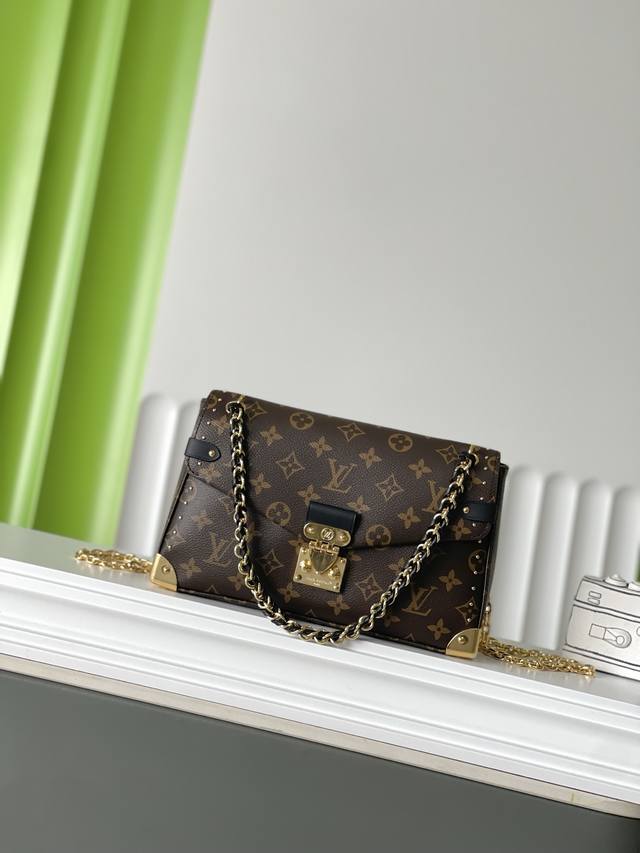 Dior chest bag Timeless iconic product Favorite style Very practical No need to