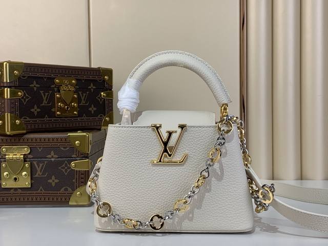 with gift box Mcm Toni Visetos Shopping Bag This Toni shopping bag is made of cl