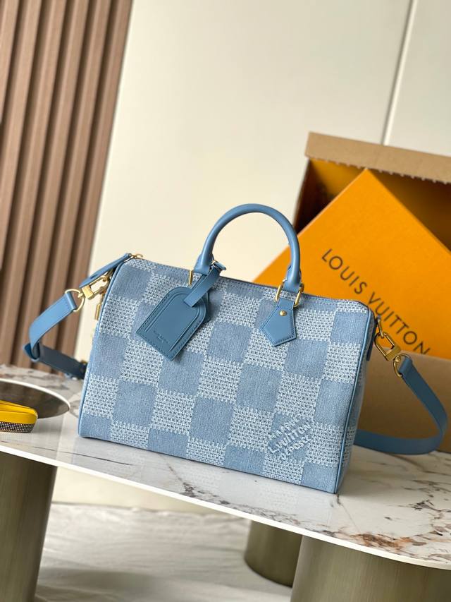 Lv April new Liv Pochette double zipper Lv is really easy to match, and it is ev
