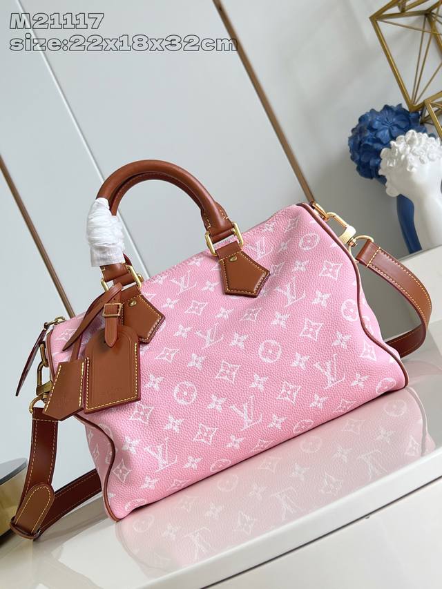 Large Lv Montaigne bag combines a playful and crisp exterior design with a neat