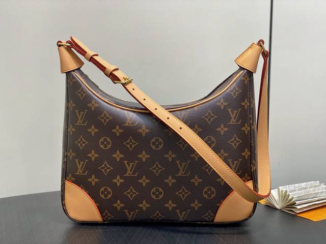 Large Coach Brooklyn 28 Straw Bag I saw Coach Brooklyn has a straw bag I fell in