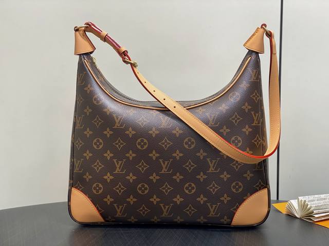 Ysl25Ss new woven series is here, love the beach style wooden bead woven bag ret