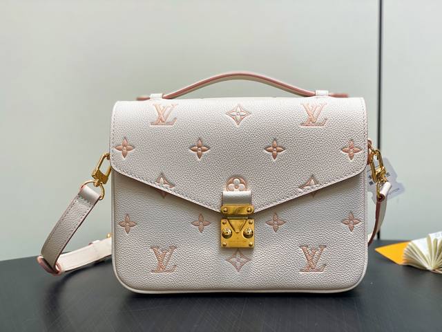 Coach Tote Bucket It is very refreshing to carry in summer D-304 size 21