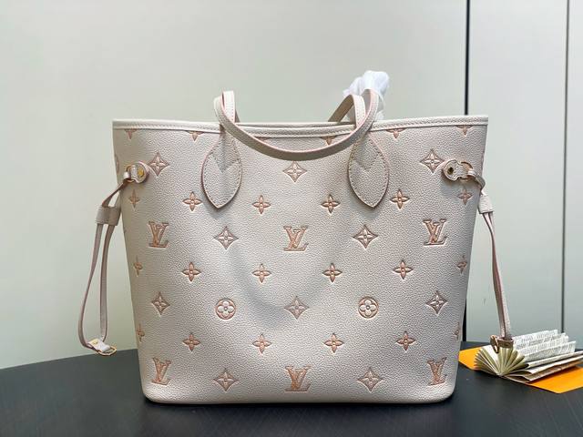 Goya messenger bag Carry it on the street every day and you will get 100% of the
