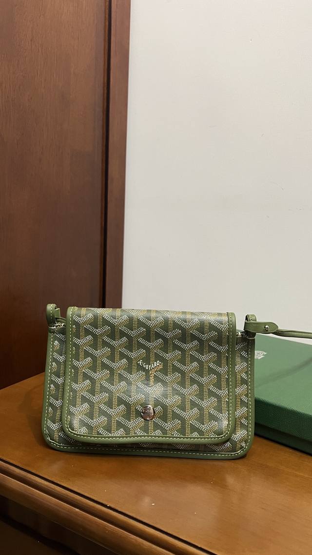 Gucci 1955 Saddle Bag Classic color, super cute size Hand-held crossbody cute! D