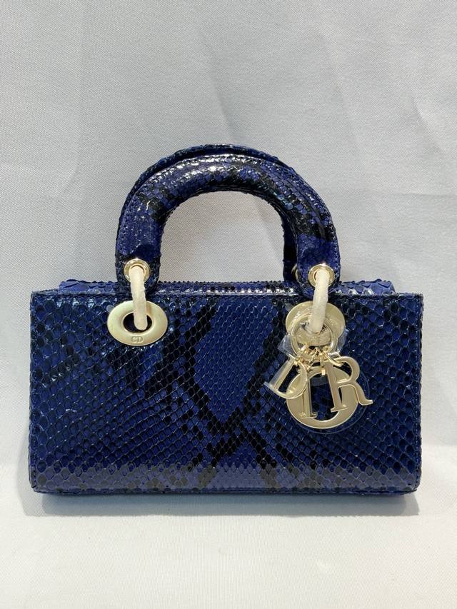 with box Ysl's latest waist bag chest bag Ysl's waist bag is so beautiful, espec