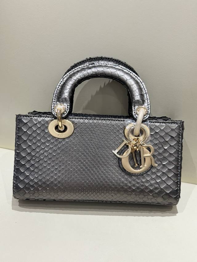 folding box Cool Gucci Dionysus bag brings a different visual effect Retro atmos