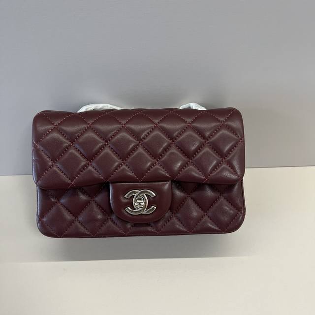 with folding gift box Hermes Mini Gypsy shoulder bag The texture is very high-en