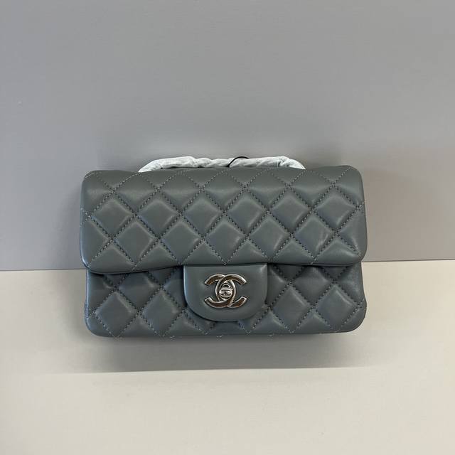 Upgraded version with folding box size 11.11 Chanel Ccmini small waste bag This
