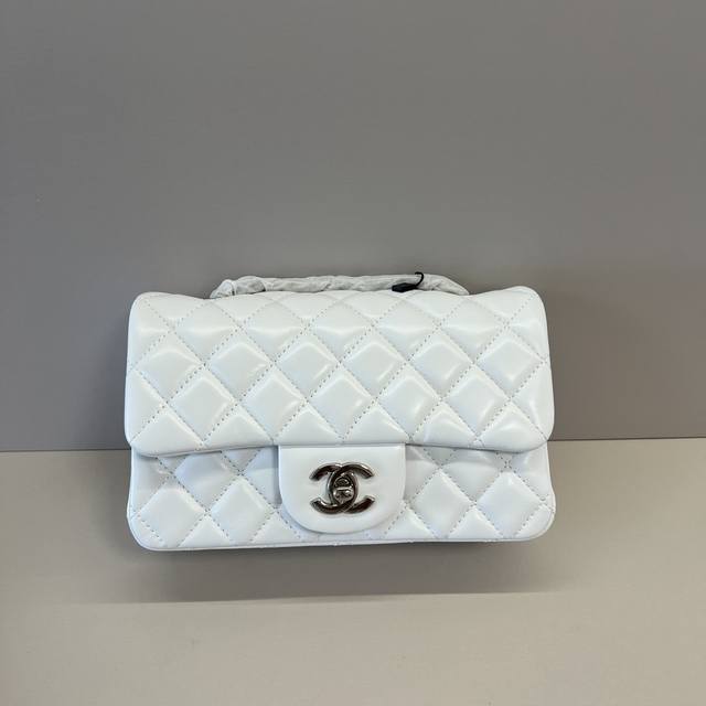 A must-have backpack for a long holiday! D's old-fashioned backpack It's super c