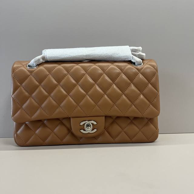 with airplane box folding box perfect for spring and summer. Lv's new The Drop h