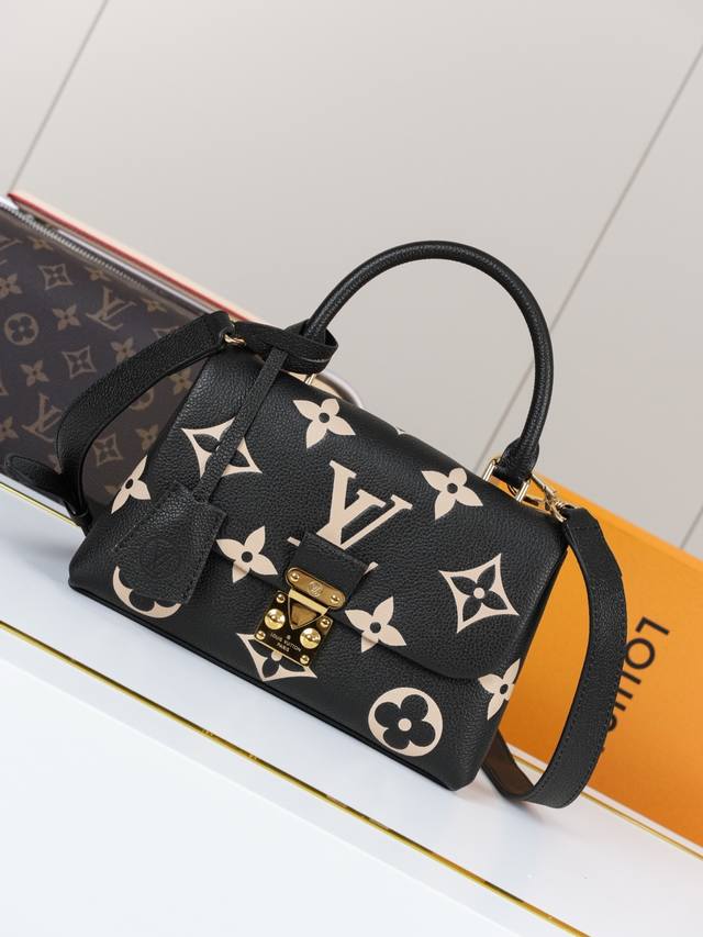 Coach New Quilting Tabby20 Small Chanel style beautiful chain bag Size 19*12 Gif