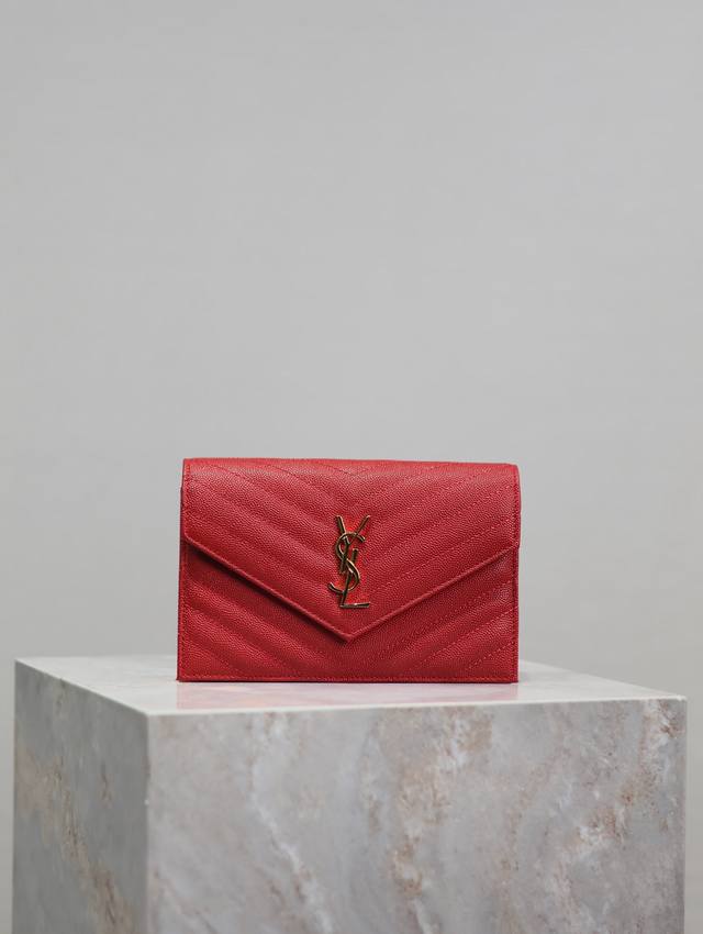 with gift box. Dior Safari camera bag So versatile that it is cool without any f