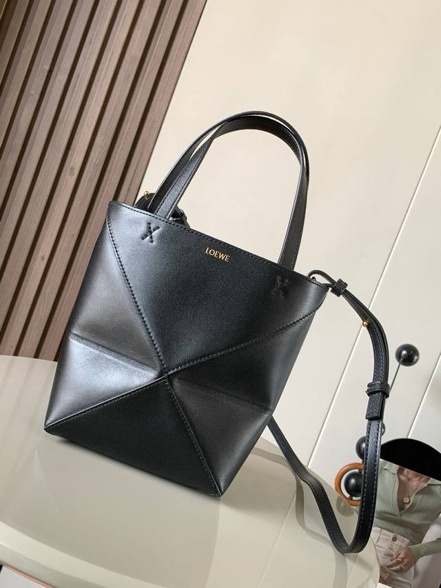 Top leather Chanel 25S cowhide Hobo bag Chanel cowhide embroidered shopping bag