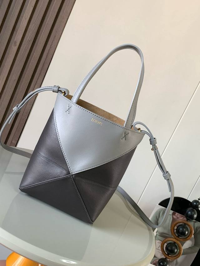 Wax leather with box Size: 20*12Cm Chanel 23K Kelly The most beautiful 23K, so b
