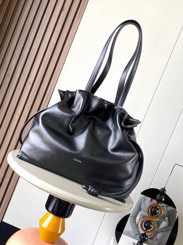with box Lv square bag This bag is really simple and looks better and better. Th