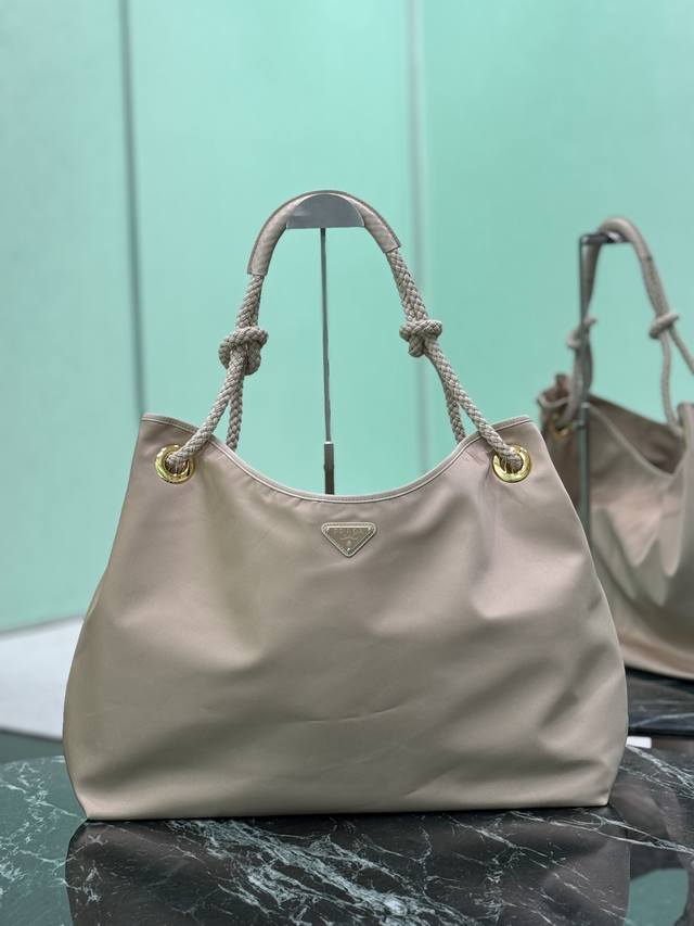 Lv Murakami Takashi cherry shell bag Very high-end, salty or sweet, extreme beau