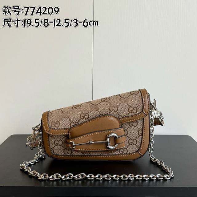 Folding gift box official website airplane box Lv denim new Liv Pochette double