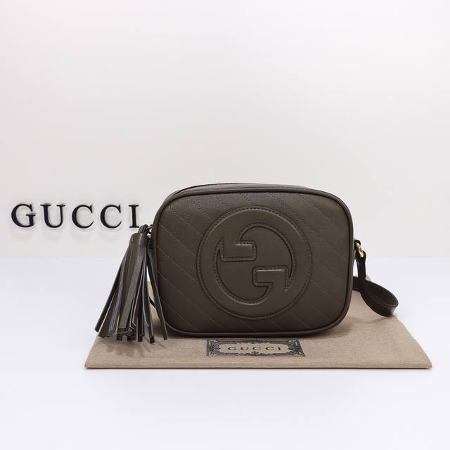 S Lv Trainer limited collaboration The latest color scheme is limited to domesti