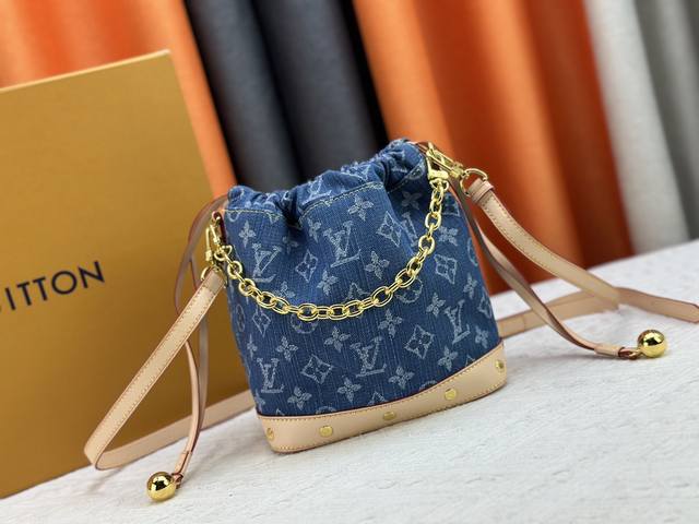Lv pillow bag Classic series fashion all-match High appearance value Daily stree