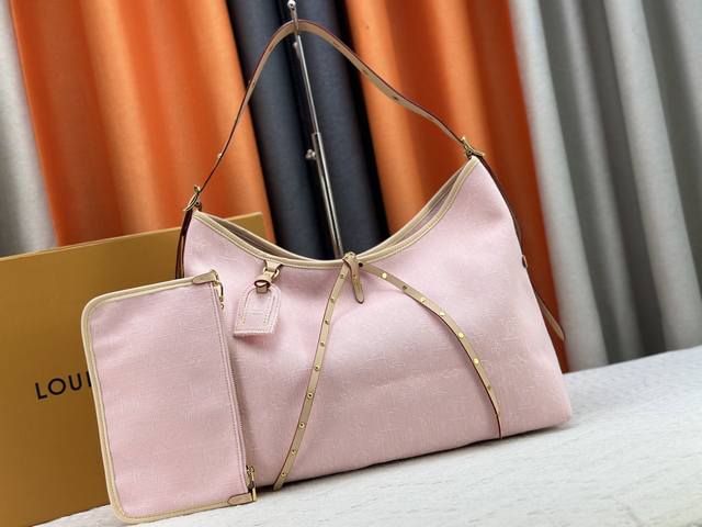 Lv backpack is so versatile that it has no friends . It has a large capacity and