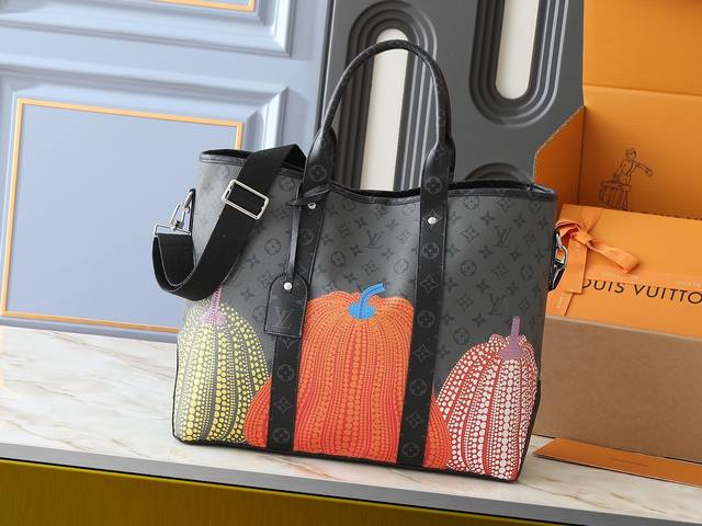 Prada's new underarm long handle briefcase bowling ball The design is unique Nyl