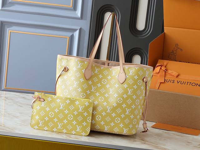 Prada Lock cylindrical lock bag underarm bag is so convenient Nylon waterproof c