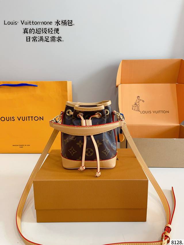 with folding box Size: 20*17Cm Coach Zip Bag Dumpling Bag Underarm Bag Great for
