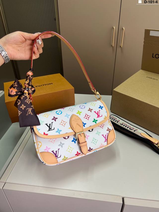 Size: 20*22cm C's latest bucket New Mollie small bucket bag