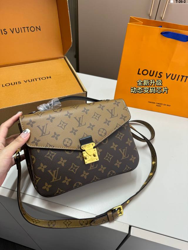 with folding box Size: 17cm 20cm High-quality version. Upgraded top-grade origin