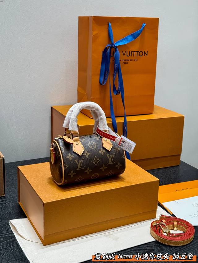 with packaging Size: 25*20Cm Lv Onthego denim shopping bag So elegant I love den