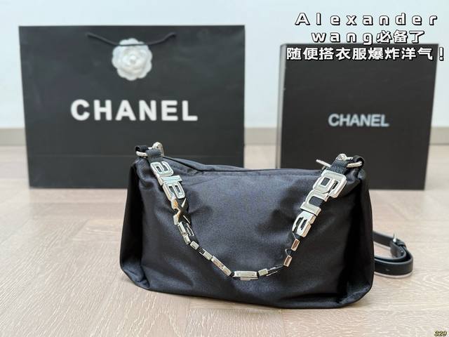 with box Size: 12*8 Versace & Fendi Fendi joint model Fendace coin chain bag cro