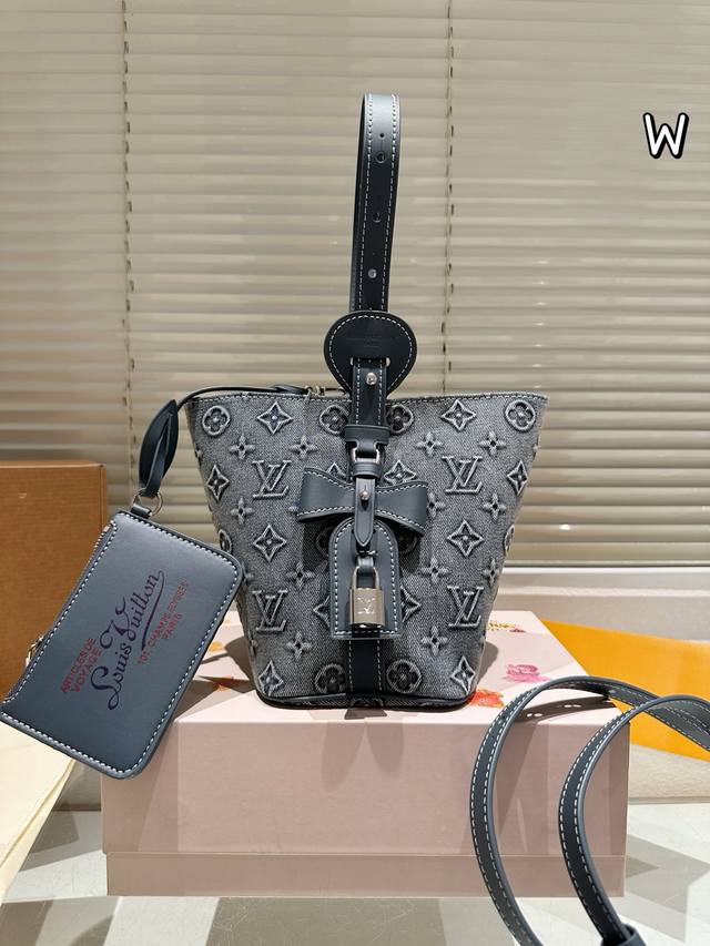 Chip version Lv Onthego Bb jungle tote bag Louis Vuitton Lv old flower Logo Onth